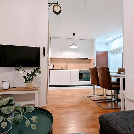 Doma-Lu Apartment-Near Airport And Highway- Free Parking Velika Mlaka Buitenkant foto